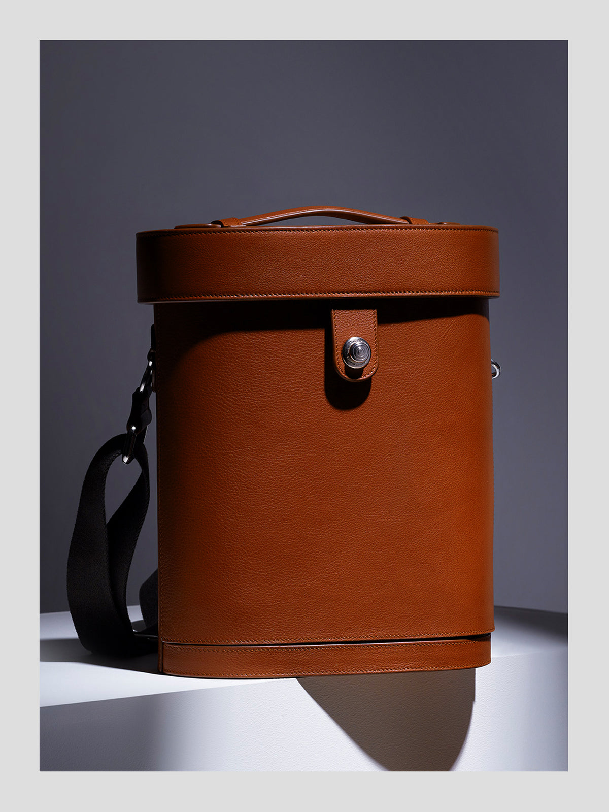 Connolly | Tan Drinks Case Edit alt text