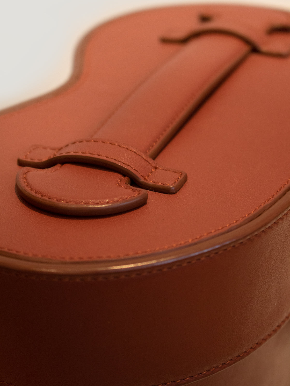 Connolly | Tan Drinks Case Edit alt text