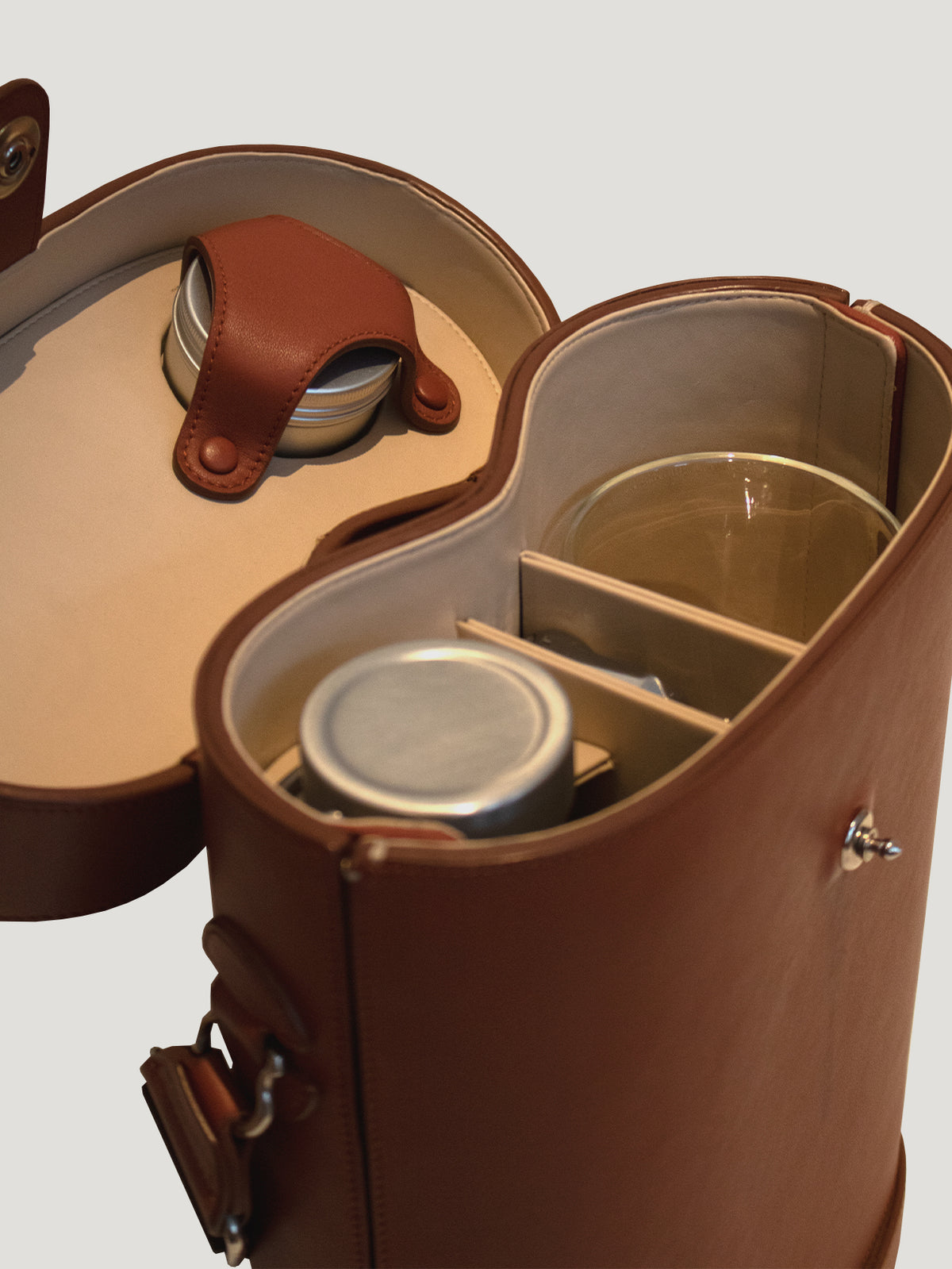 Connolly | Tan Drinks Case Edit alt text