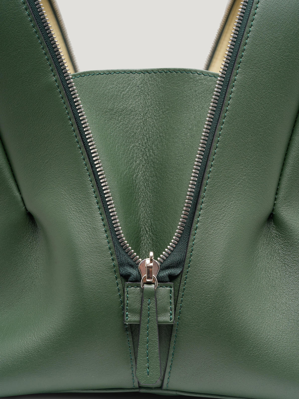Connolly | Green Sports Grip with Badges