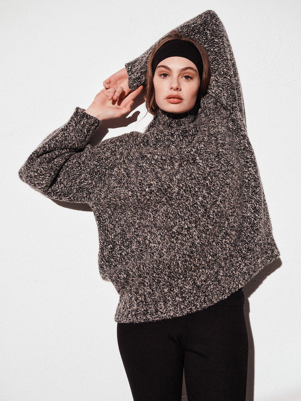Black/Ecru Oversized Chunky Knit