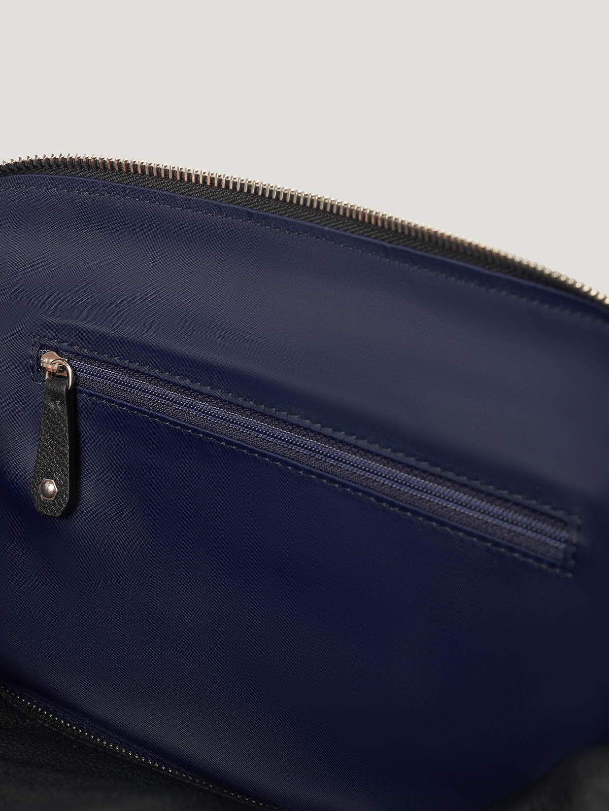 Black Small Washbag - Connolly