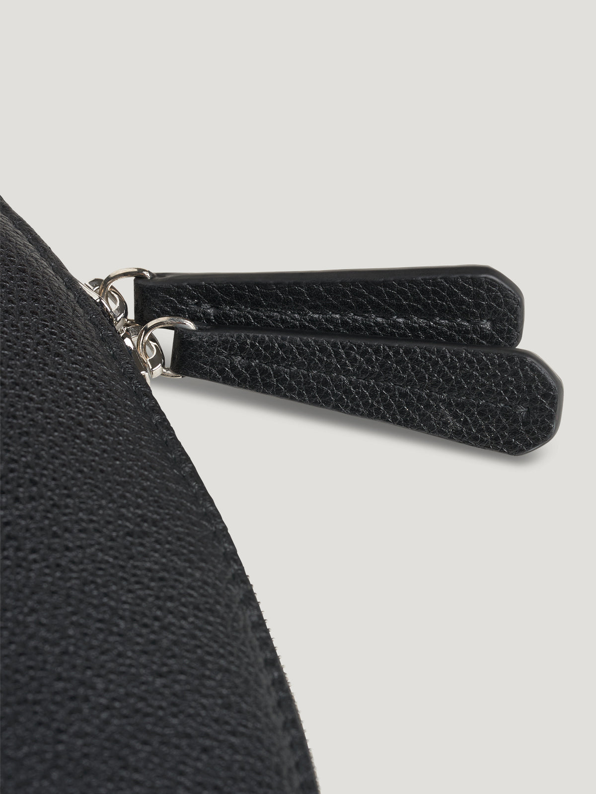 Black Large Travel Pouch - Connolly