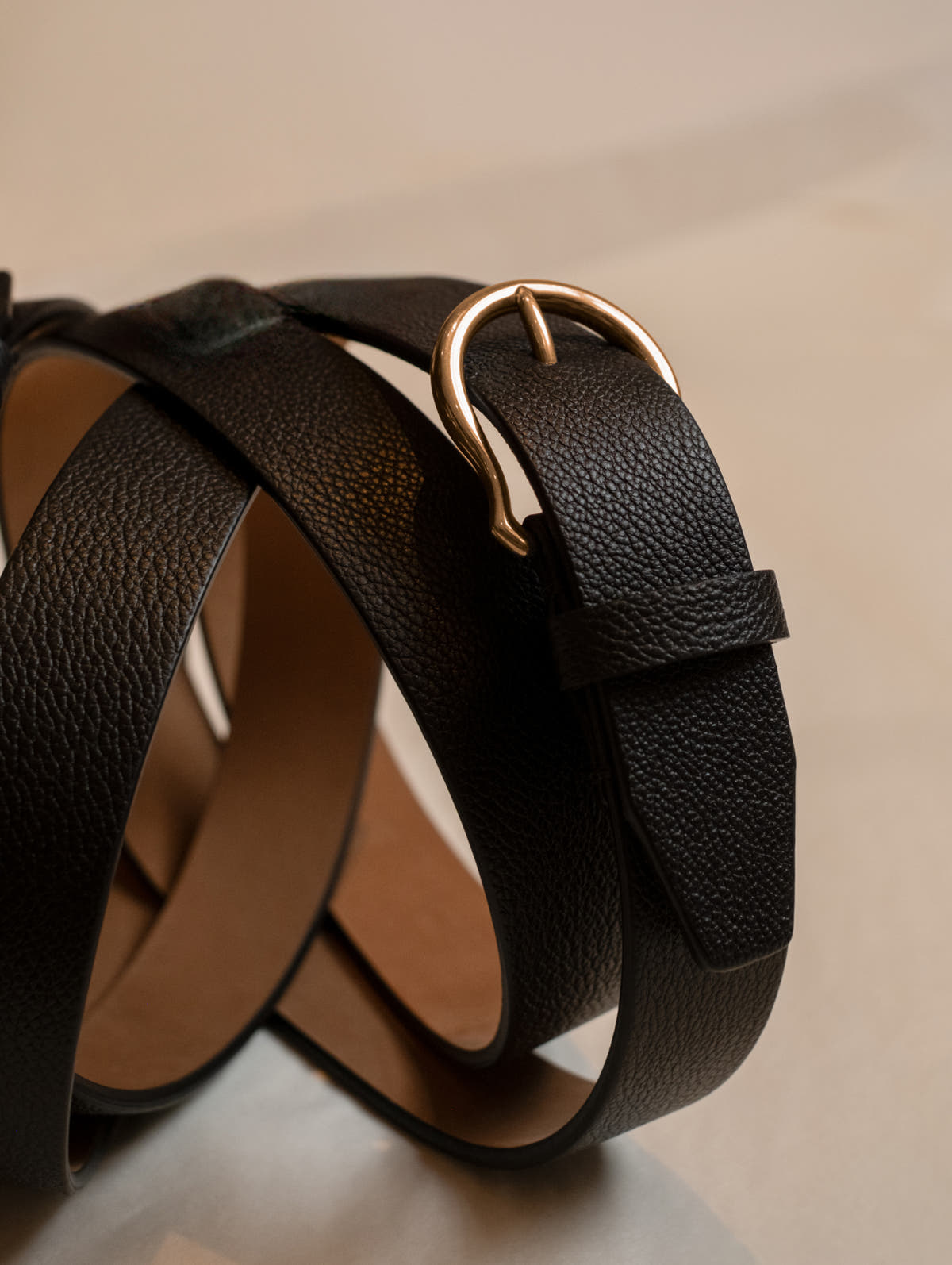 Black Grain Gold Shield Buckle Belt - Connolly