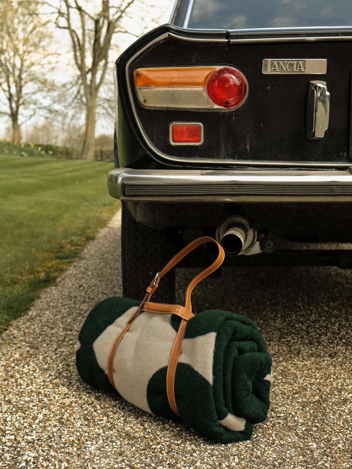 Picnic Blanket Holder - Connolly