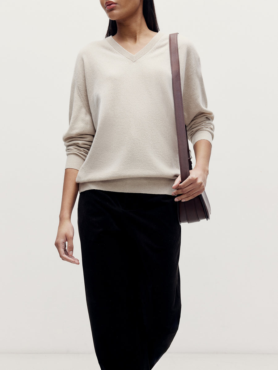 Oat 4 Ply Favourite V Neck Sweater - Connolly