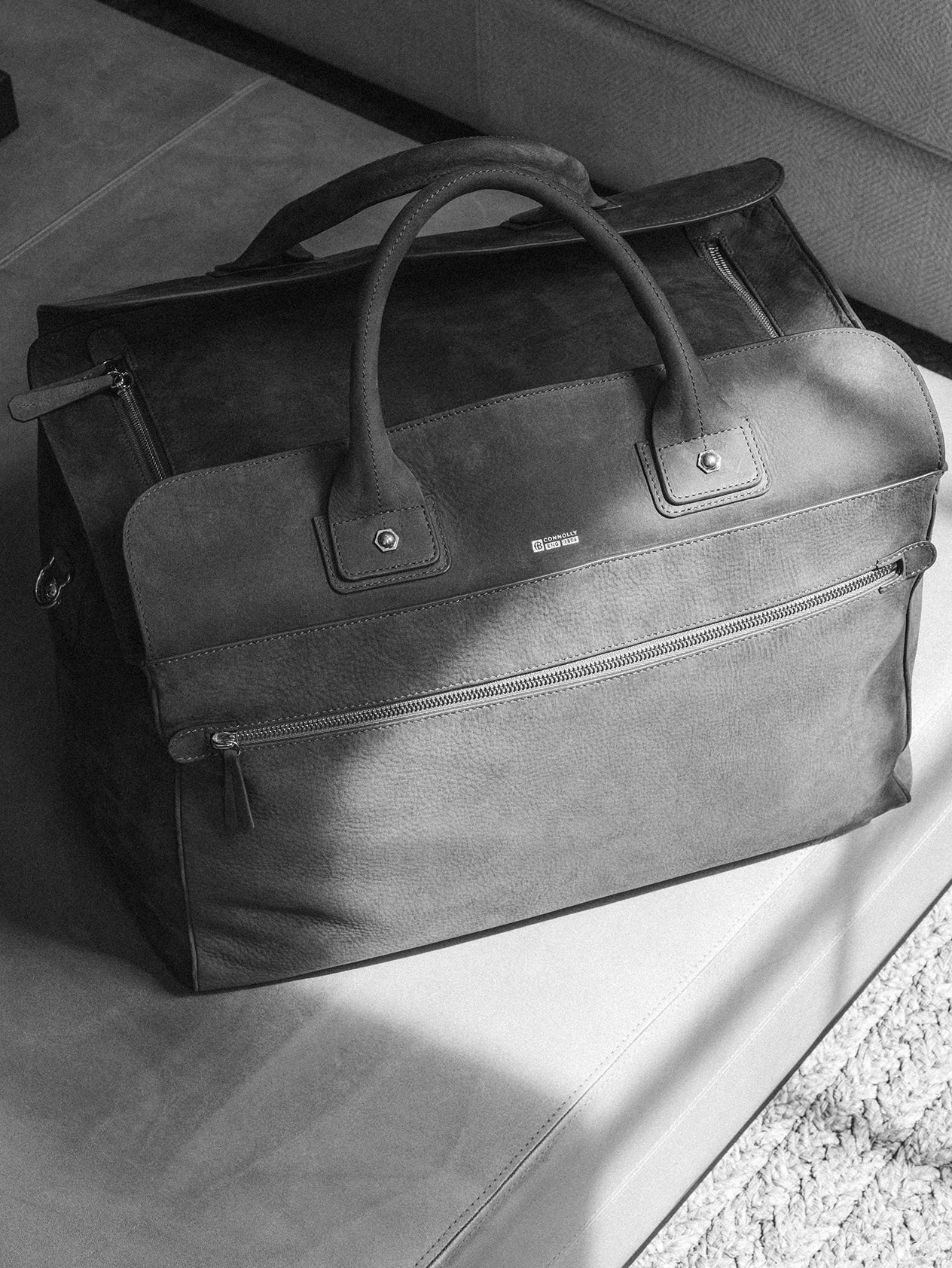 未使用 CONNOLLY MEDIUM SEA BAG フルグレインレザー Taupe Medium Sea Bag 1922 | Connolly Bag | Connolly Online