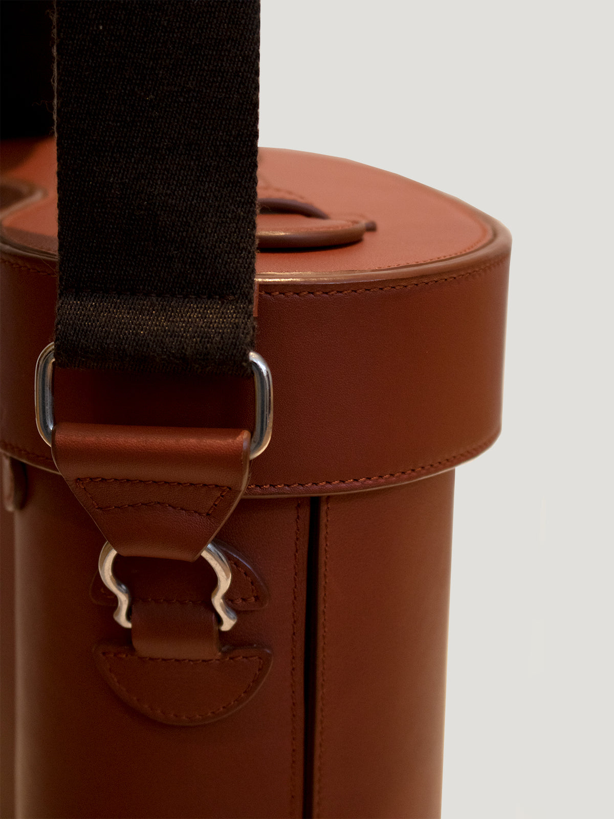 Connolly | Tan Drinks Case  Edit alt text