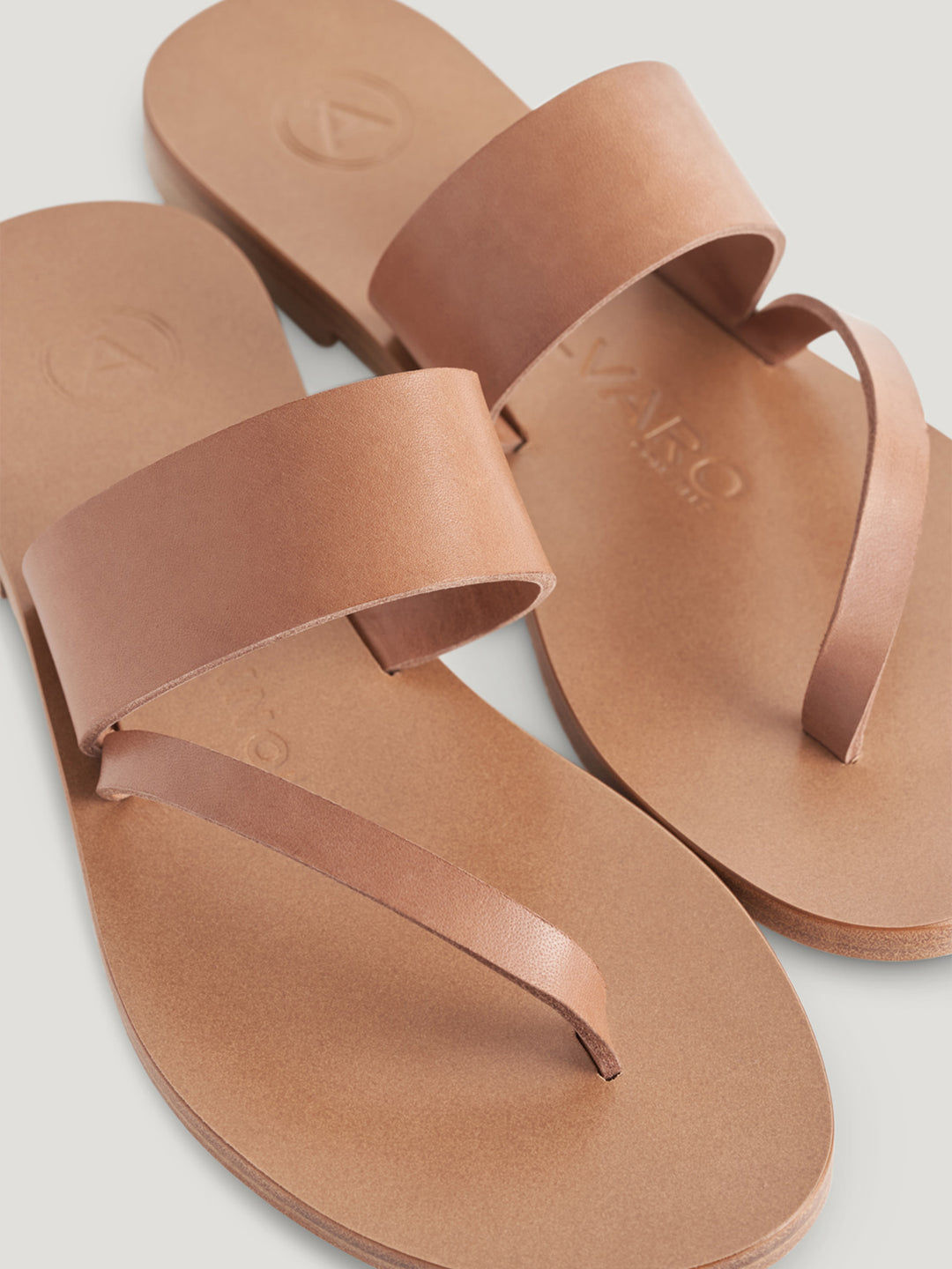 Tan flip flops mens deals